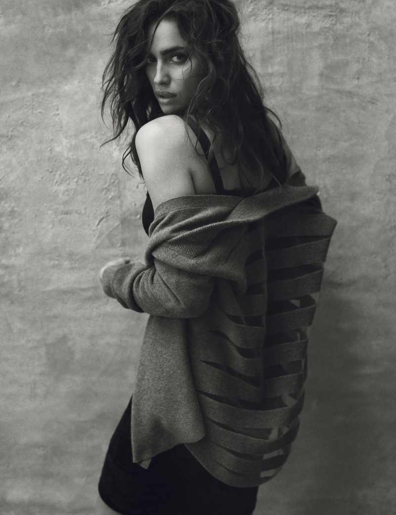 Irina-Shayk-Harpers-Bazaar-Spain-December-2015-Photoshoot08