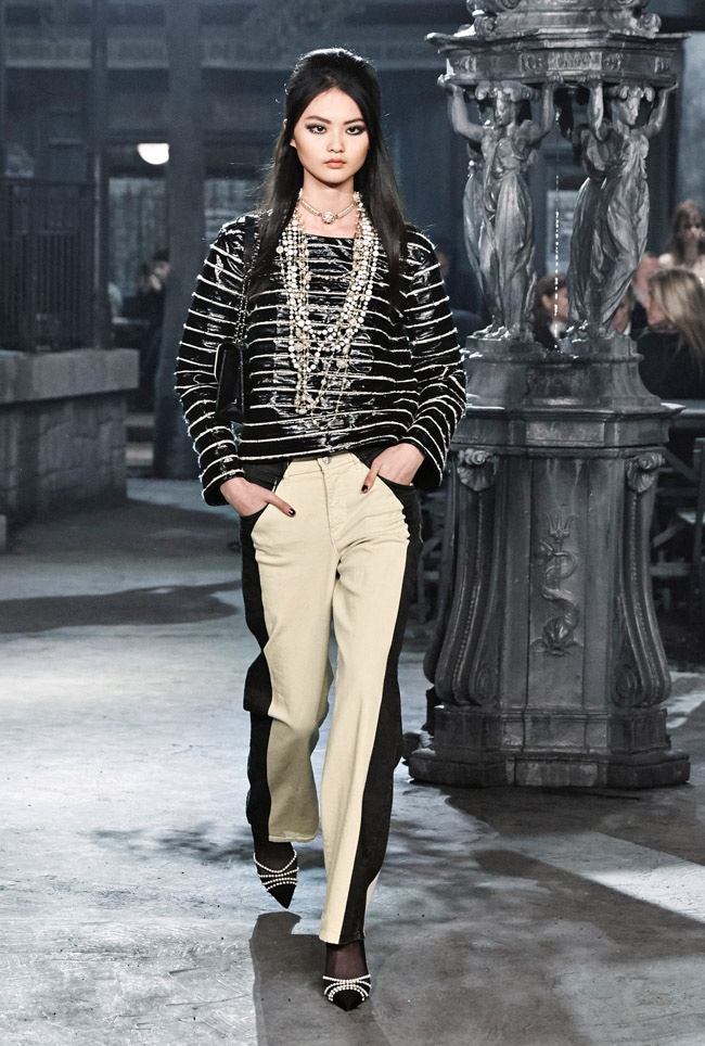 Znalezione obrazy dla zapytania chanel pre fall 2016