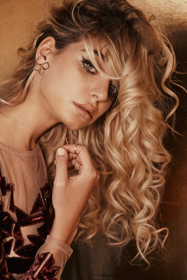Liliclaspe-70s-Jewelry-Looks10