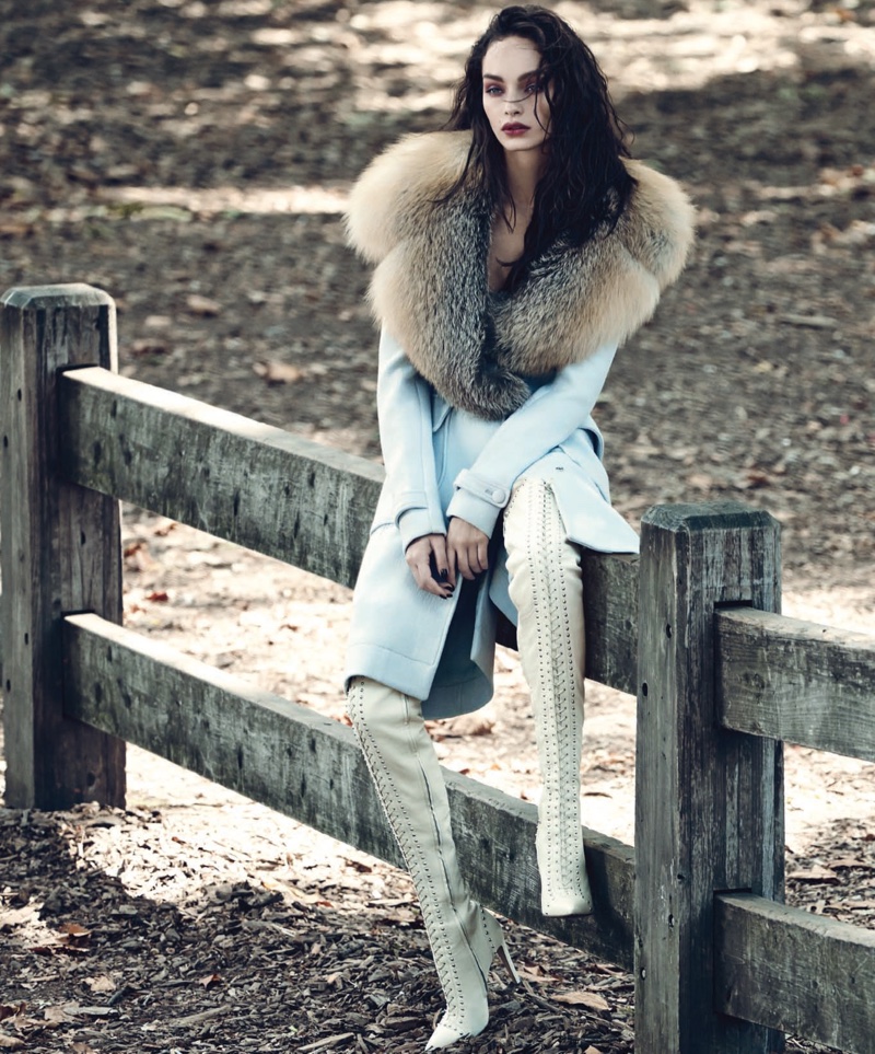 Luma-Grothe-Harpers-Bazaar-Serbia-January-2016-Cover-Editorial05