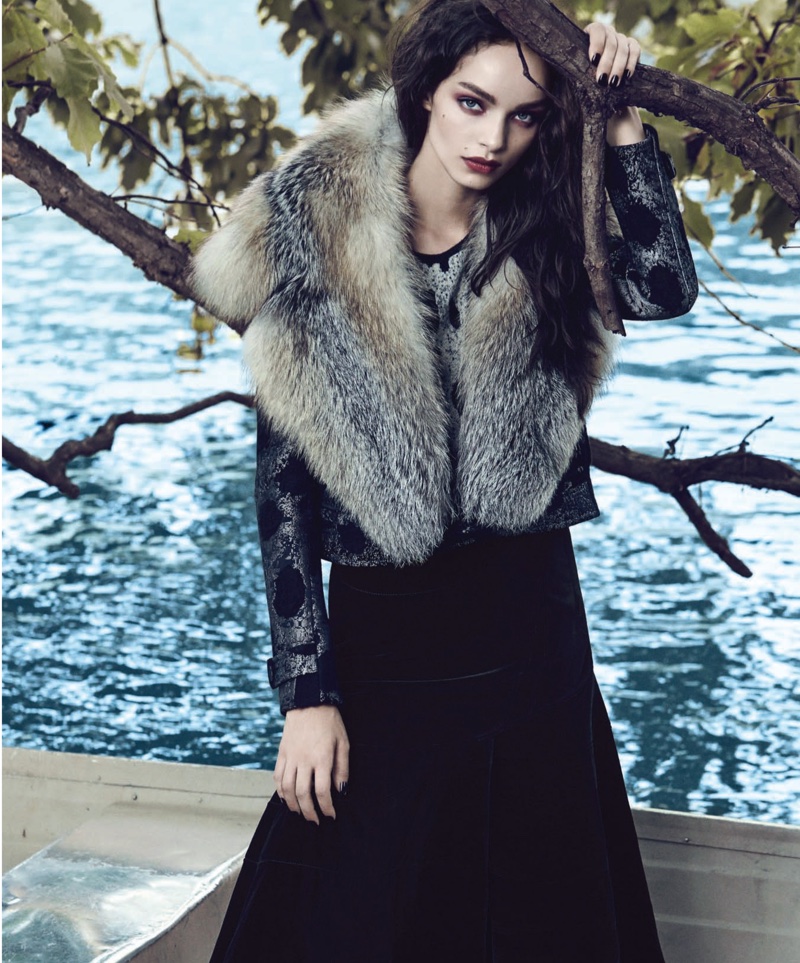 Luma-Grothe-Harpers-Bazaar-Serbia-January-2016-Cover-Editorial07