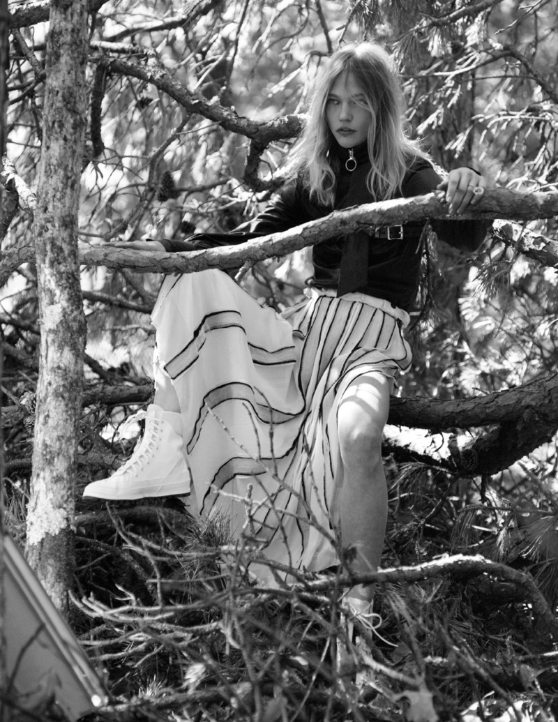 Sasha-Pivovarova-Intermission-Magazine-Fall-Winter-2015-Cover-Pictures06