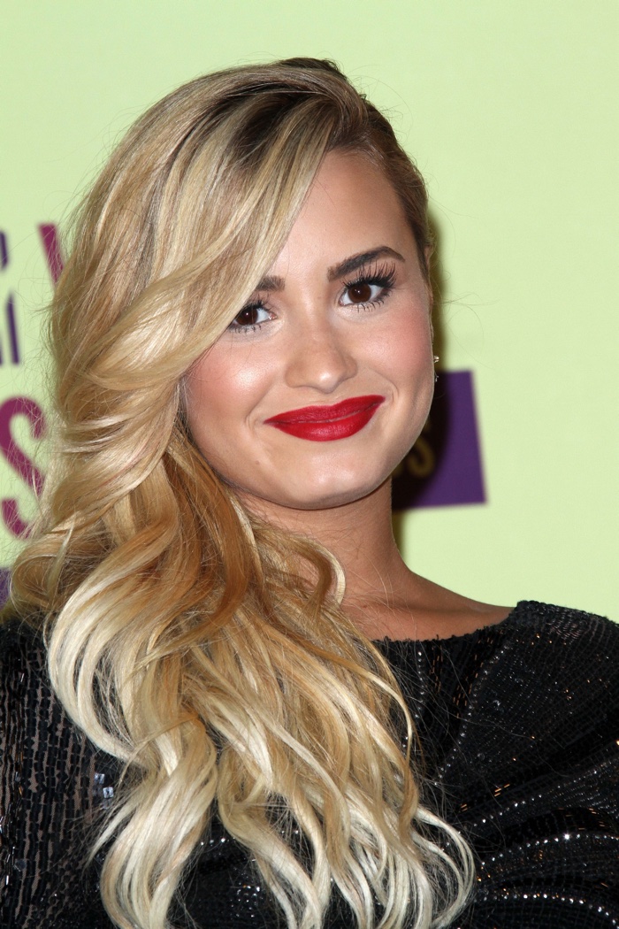 Demi Lovato Blonde Hair Masturbation Best Way