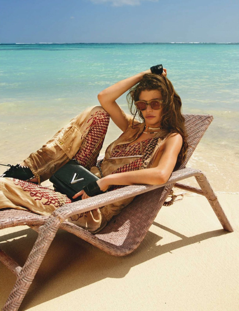 Louise Pedersen stars in ELLE Spain's April issue