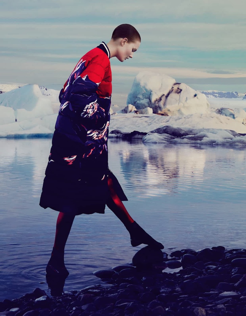 Taking a walk, the model wears Emilio Pucci mixed-down coat and O’Neill Heat boots