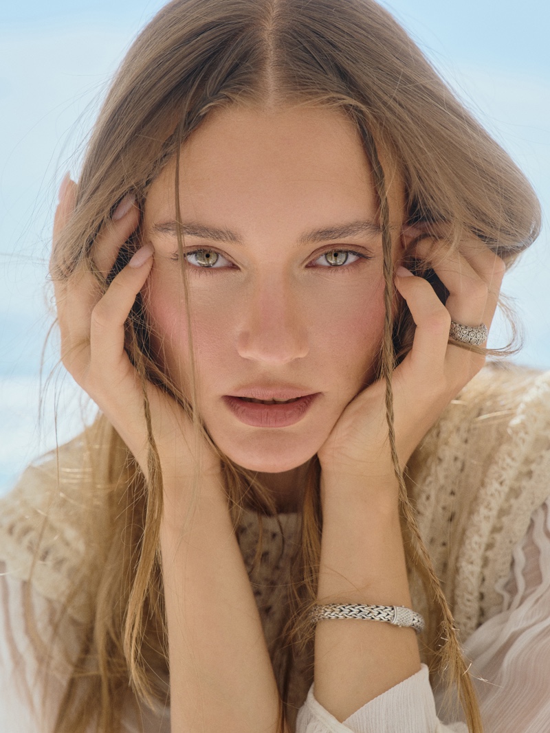 Top Magali Pascal