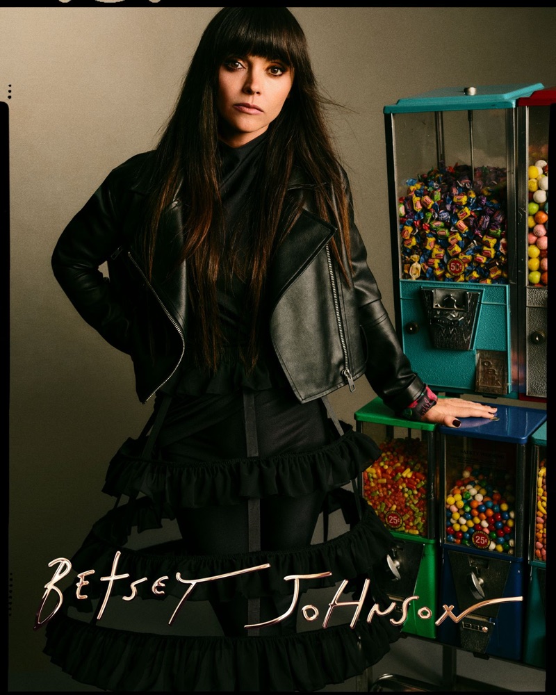 Christina ricci betsey johnson fall 2025 campaign03