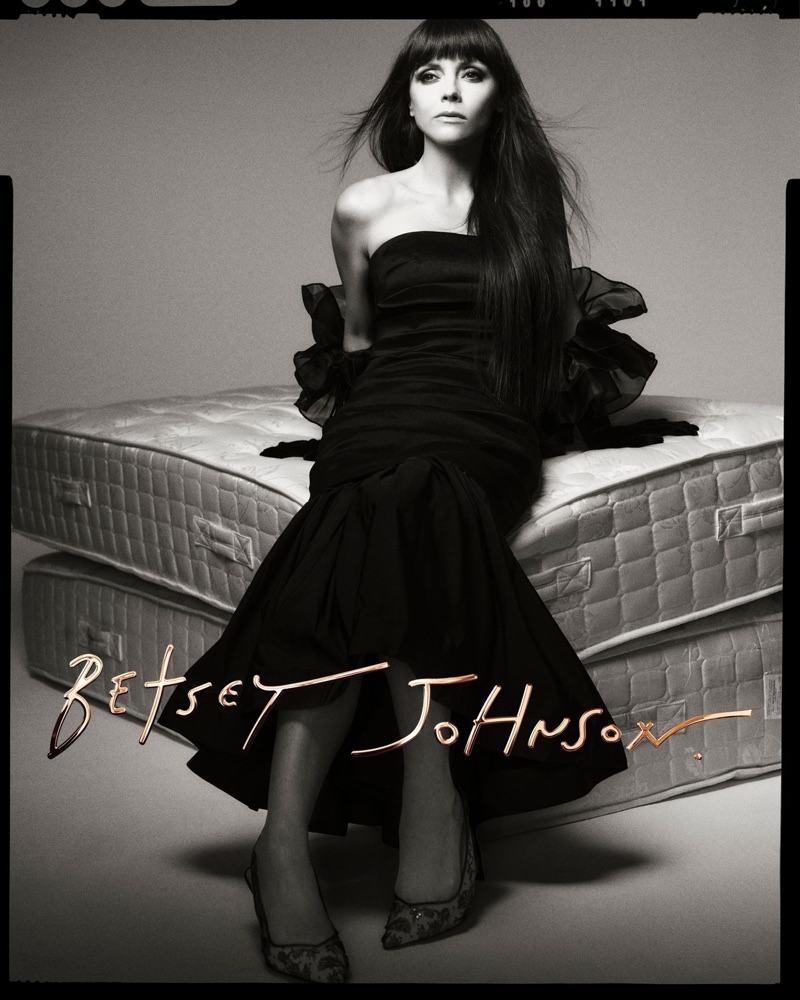Christina ricci betsey johnson fall 2025 campaign07