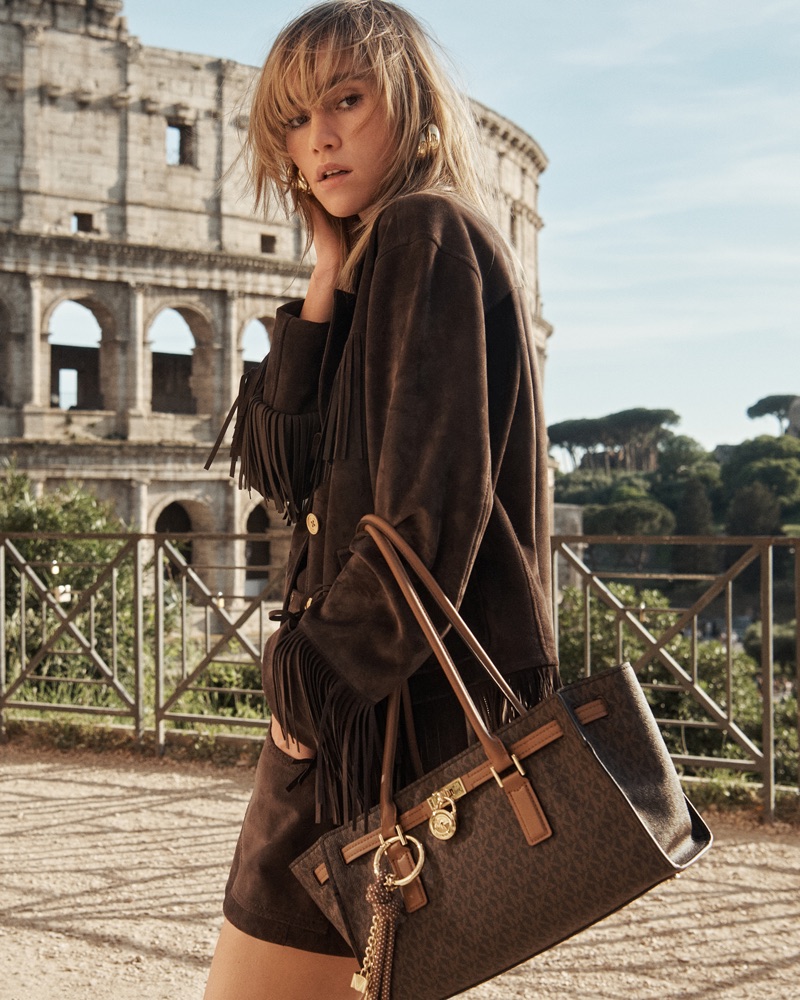 Suki waterhouse michael kors fall 2025 ad09