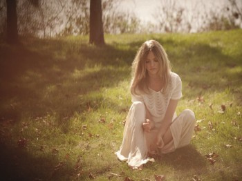 Sasha Pivovarova for Club Monaco Spring 2012 Campaign by Serge Leblon Sasha Pivovarova for Club Monaco Spring 2012 Campaign by Serge Leblon