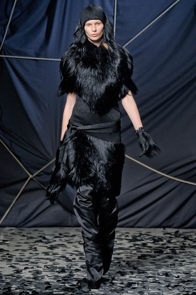 Gareth Pugh Fall 2012 | Paris Fashion Week | Fashion Gone Rogue