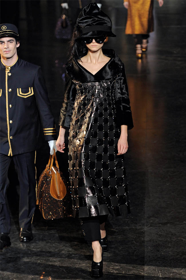 Louis Vuitton Fall Winter 2013 -2014 Fashion Show