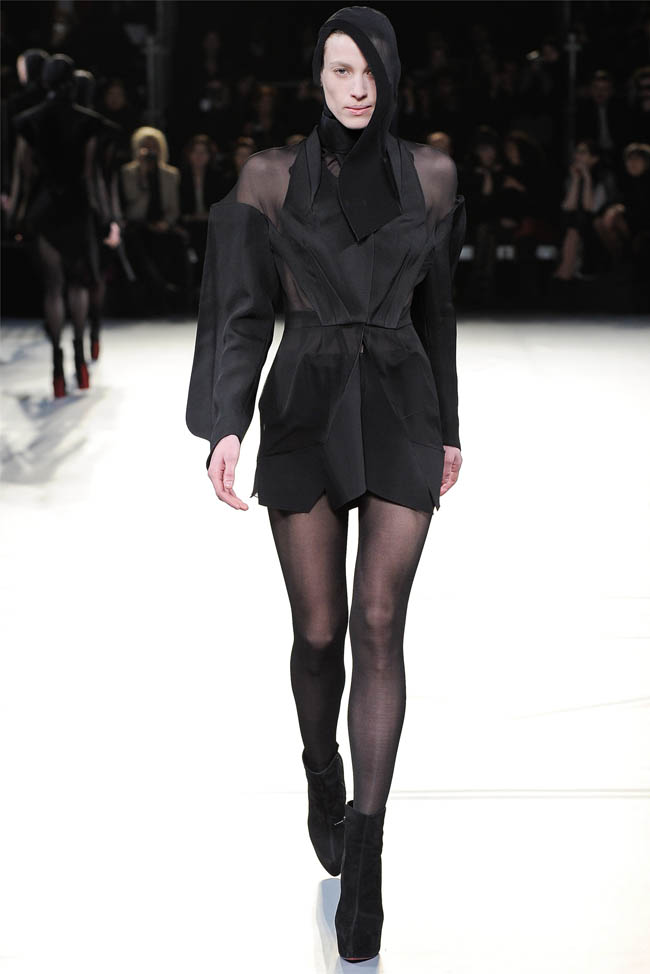 Mugler Fall 2012 | Paris Fashion Week | Fashion Gone Rogue