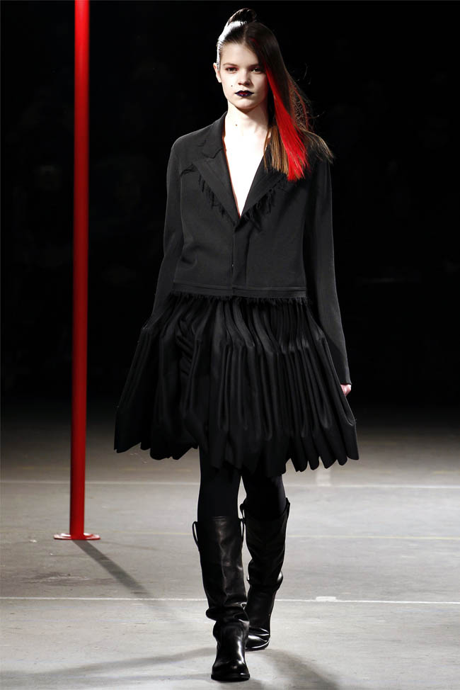 Yohji Yamamoto Fall 2012 | Paris Fashion Week