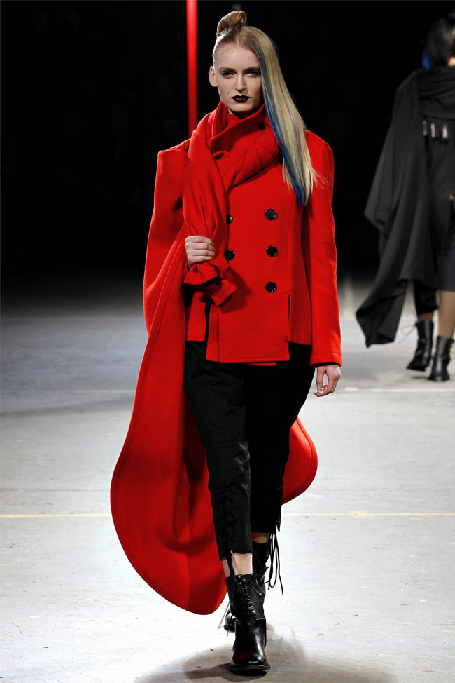 Yohji Yamamoto Fall 2012 | Paris Fashion Week