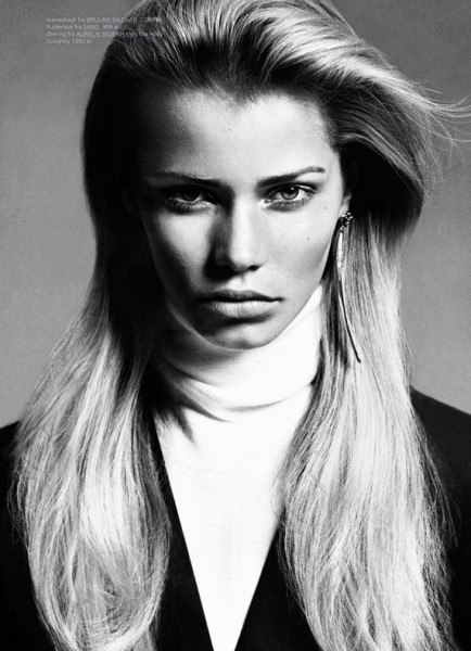 Honer Akrawi Captures a Minimal Kirstin Liljegren for Eurowoman Honer Akrawi Captures a Minimal Kirstin Liljegren for Eurowoman