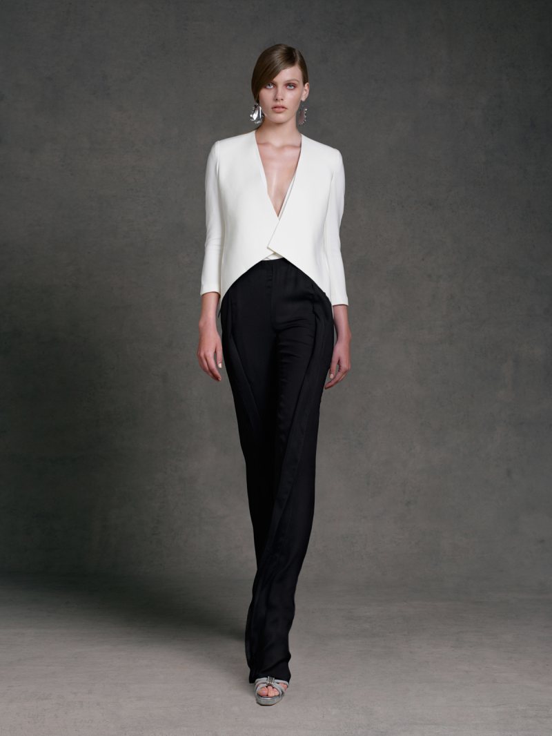 Donna Karan's Resort 2013 Collection Offers Elegant Daytime Styles