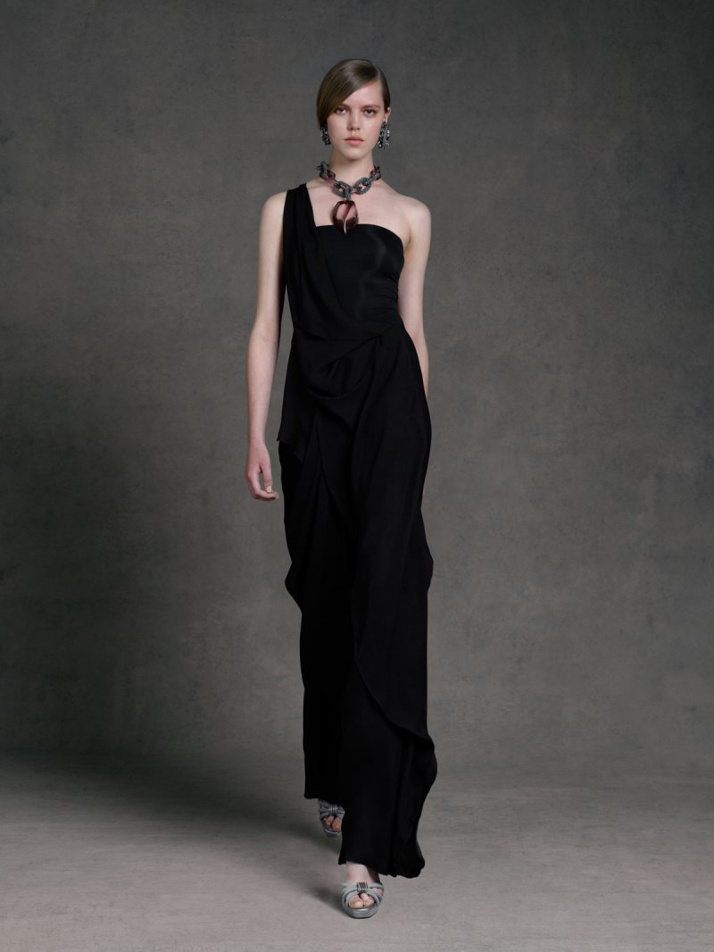 Donna Karan's Resort 2013 Collection Offers Elegant Daytime Styles