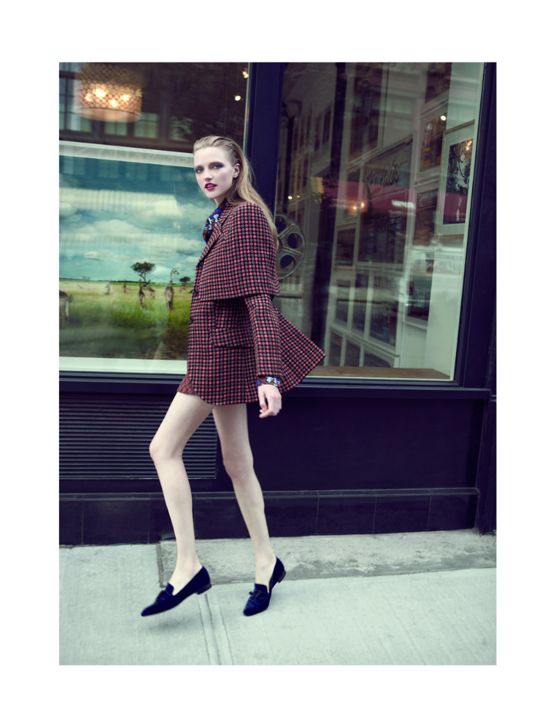 Vlada Roslyakova Hits the New York Streets for L’Officiel Turkey’s October 2012 Cover Shoot