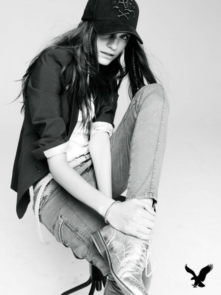 American Eagle Outfitters Fall 2010 Campaign | Regina & Kori by Nagi Sakai American Eagle Outfitters Fall 2010 Campaign | Regina & Kori by Nagi Sakai