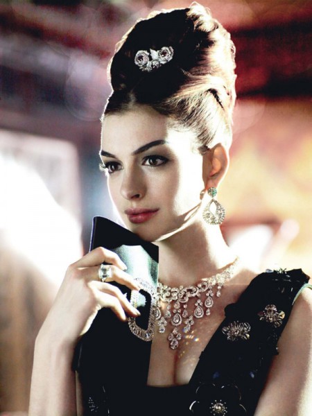 Anne Hathaway for Vogue US November 2010 by Mario Testino Anne Hathaway for Vogue US November 2010 by Mario Testino