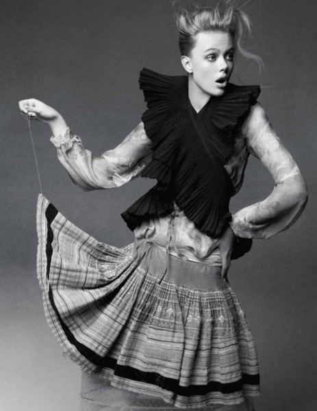 Frida Gustavsson & Mona Johannesson for Bon #55 Winter 2010 by Hasse Nielsen Frida Gustavsson & Mona Johannesson for Bon #55 Winter 2010 by Hasse Nielsen