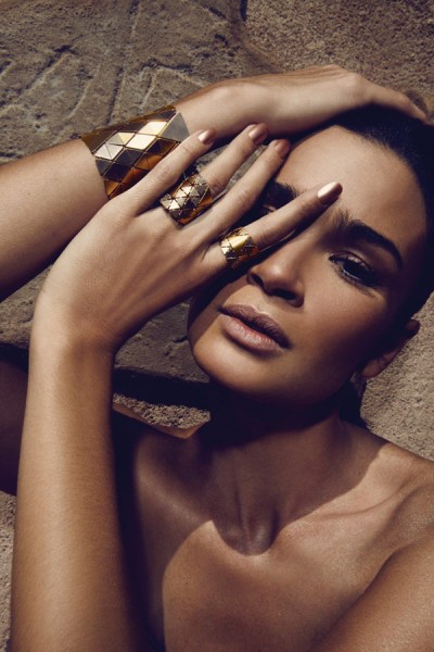 Caroline Ribeiro by Renam Christofoletti in H. Stern | Vogue Brazil October 2010 Caroline Ribeiro by Renam Christofoletti in H. Stern | Vogue Brazil October 2010