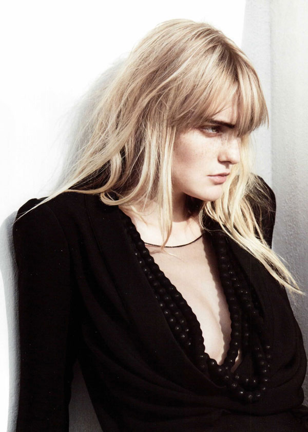Noir | Caroline Trentini by Liz Collins for Numéro Korea #16