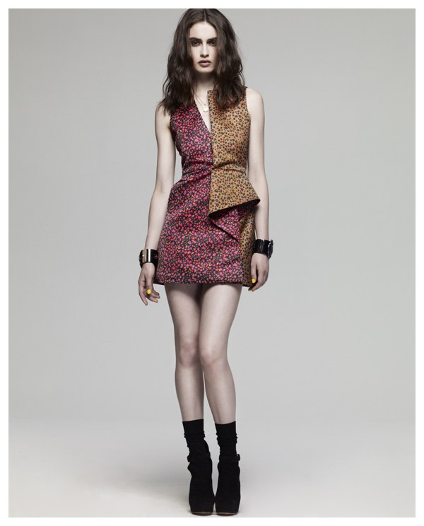 Pauline Van der Cruysse & Dasha Sushko by Simon Cave in Something She Said