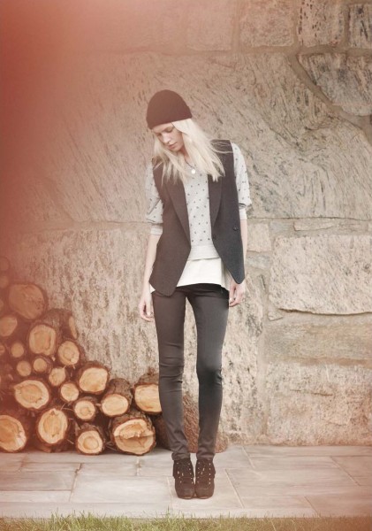 Aline Weber & Othilia Simon for Club Monaco Spring 2012 Lookbook Aline Weber & Othilia Simon for Club Monaco Spring 2012 Lookbook