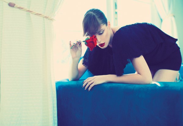 Amy Hanson by Alvaro Beamud Cortes for L’Officiel Maroc