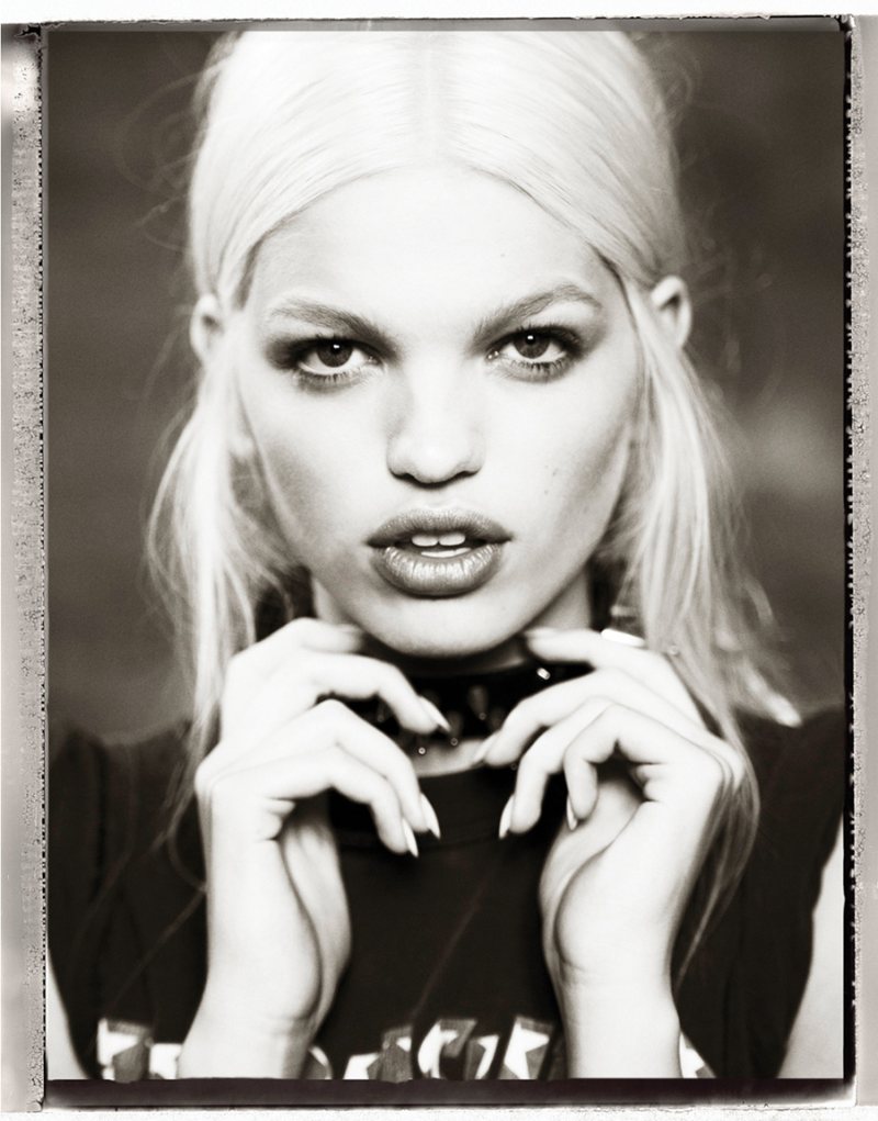 Daphne Groeneveld Rocks Cool Fashion for Mariano Vivanco’s Muse Shoot