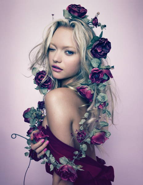 Photo of the Day | Flower Girl