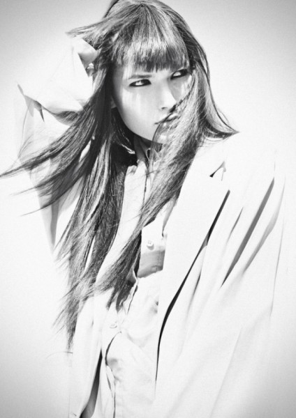 Portrait | Hannah by Toby Knott Portrait | Hannah by Toby Knott