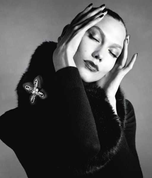 Karlie Kloss Wears Black & Navy Looks for the Neiman Marcus September Book Karlie Kloss Wears Black & Navy Looks for the Neiman Marcus September Book