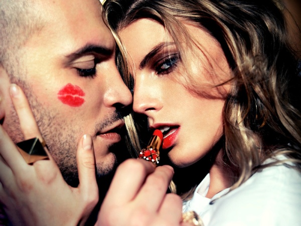 Maryna Linchuk by Mateusz Stankiewicz in Room 858 | 25 Magazine Spring 2010