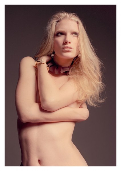 Snap! | Ilse de Boer by Elina Kechicheva for Marie Claire Italia Snap! | Ilse de Boer by Elina Kechicheva for Marie Claire Italia