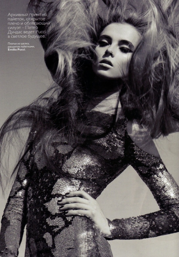 Anabela Belikova & Lula Makaganchuck by Tom Munro | Vogue Russia May 2010