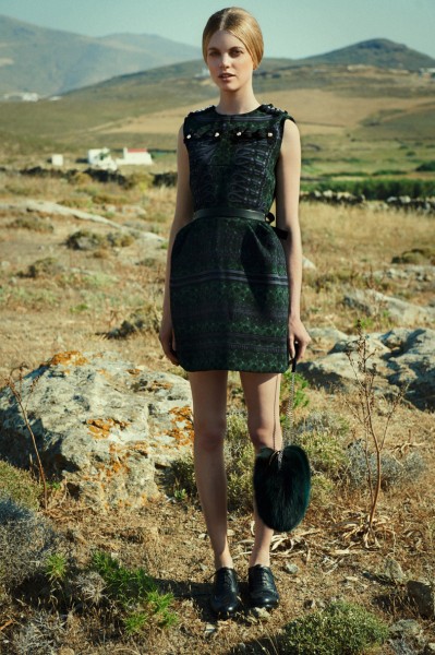 Leo Krumbacher Lenses a Louis Vuitton Romance for Weltwoche Stil Magazine Leo Krumbacher Lenses a Louis Vuitton Romance for Weltwoche Stil Magazine