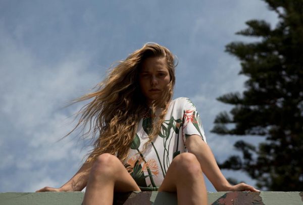 New Face Anna Laman Goes Beachside with Photographer Natalie Cottee New Face Anna Laman Goes Beachside with Photographer Natalie Cottee