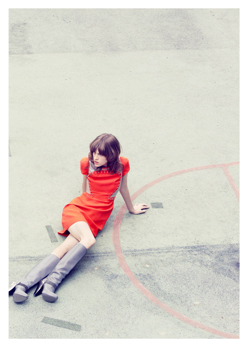Sojourner Morrell is Retro Glam in Versace for Julia Noni’s French Revue de Modes Shoot