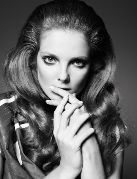 Eniko Mihalik Charms in Numéro China's December Cover Shoot by Gianluca Fontana Eniko Mihalik Charms in Numéro China's December Cover Shoot by Gianluca Fontana