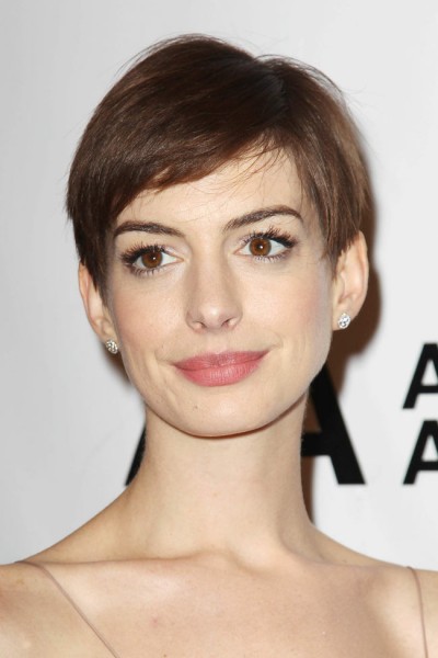 Anne Hathaway Shines in Nina Ricci at the Museum of the Moving Image’s ...