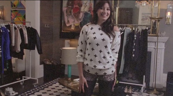Daisy Lowe Selects Party Looks from H&M in New Video Daisy Lowe Selects Party Looks from H&M in New Video