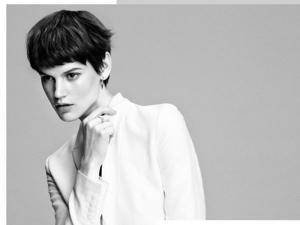 Saskia de Brauw Gets Moving for H&M's "White on White" Style Update Saskia de Brauw Gets Moving for H&M's "White on White" Style Update