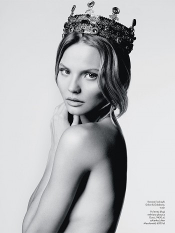 Magdalena Frackowiak Stars in Elle Poland's September Issue Magdalena Frackowiak Stars in Elle Poland's September Issue