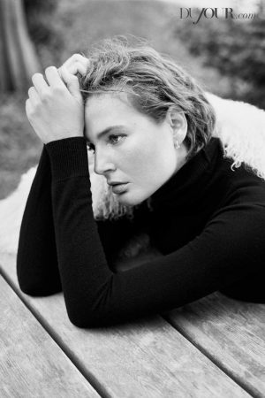Bridget Hall Shoots First Editorial in 3 Years for DuJour Magazine ...