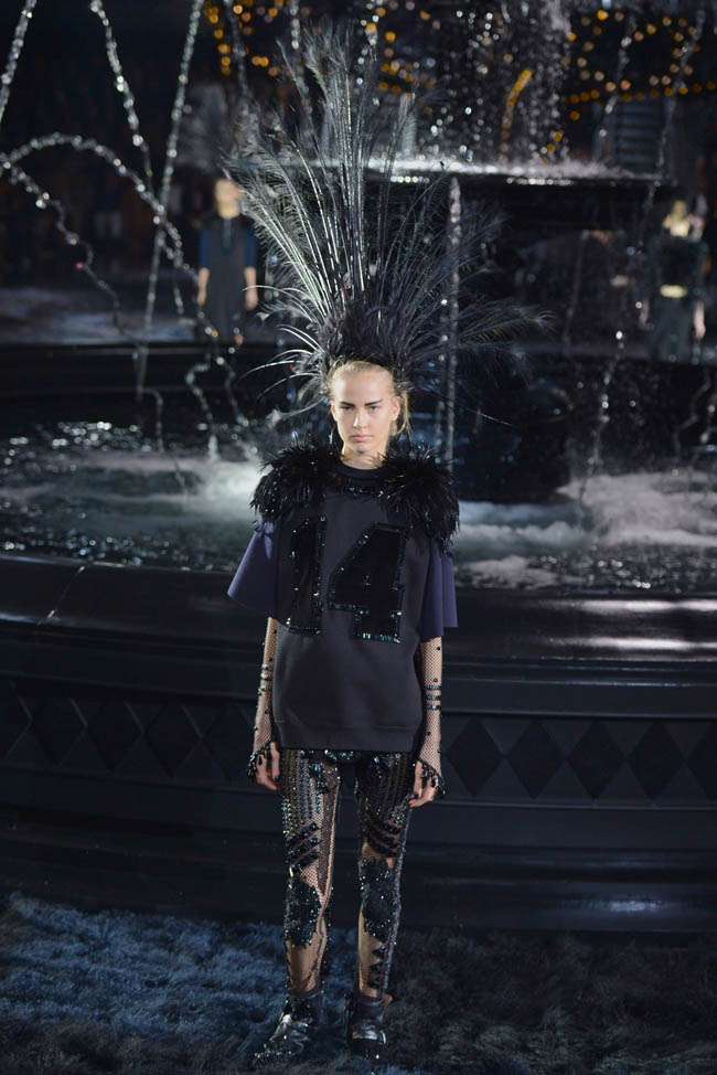 Louis Vuitton Spring 2013 Ready-to-Wear Fashion Show