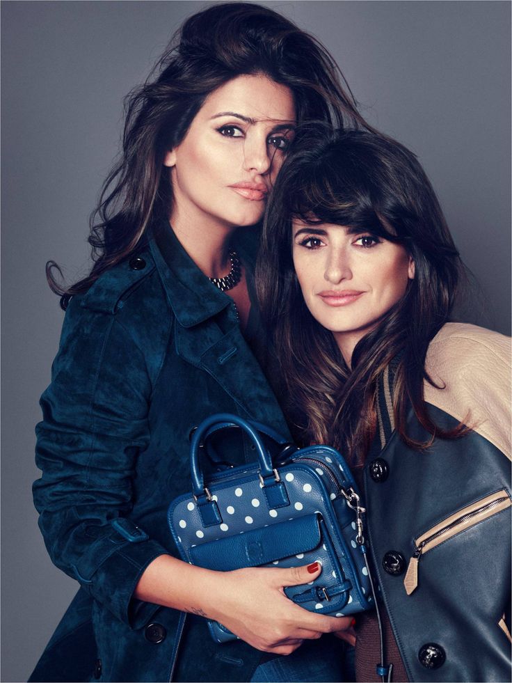 Sisters Penélope & Mónica Cruz Star in Loewe's "Cruz" Bag Ads