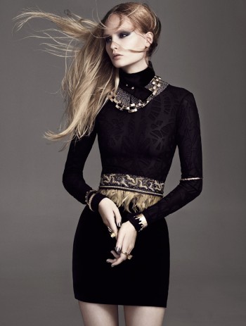 Henrietta Hellberg Wears Black & Gold in Plaza Kvinna by Martin Petersson Henrietta Hellberg Wears Black & Gold in Plaza Kvinna by Martin Petersson